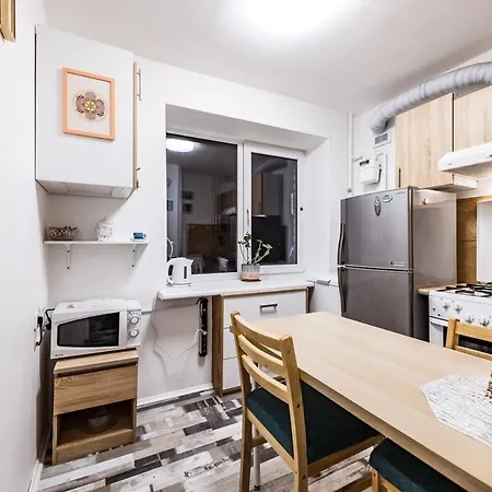 Cozy In With Free Parking. Apartment