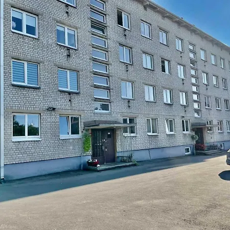 Cozy In With Free Parking. Apartment